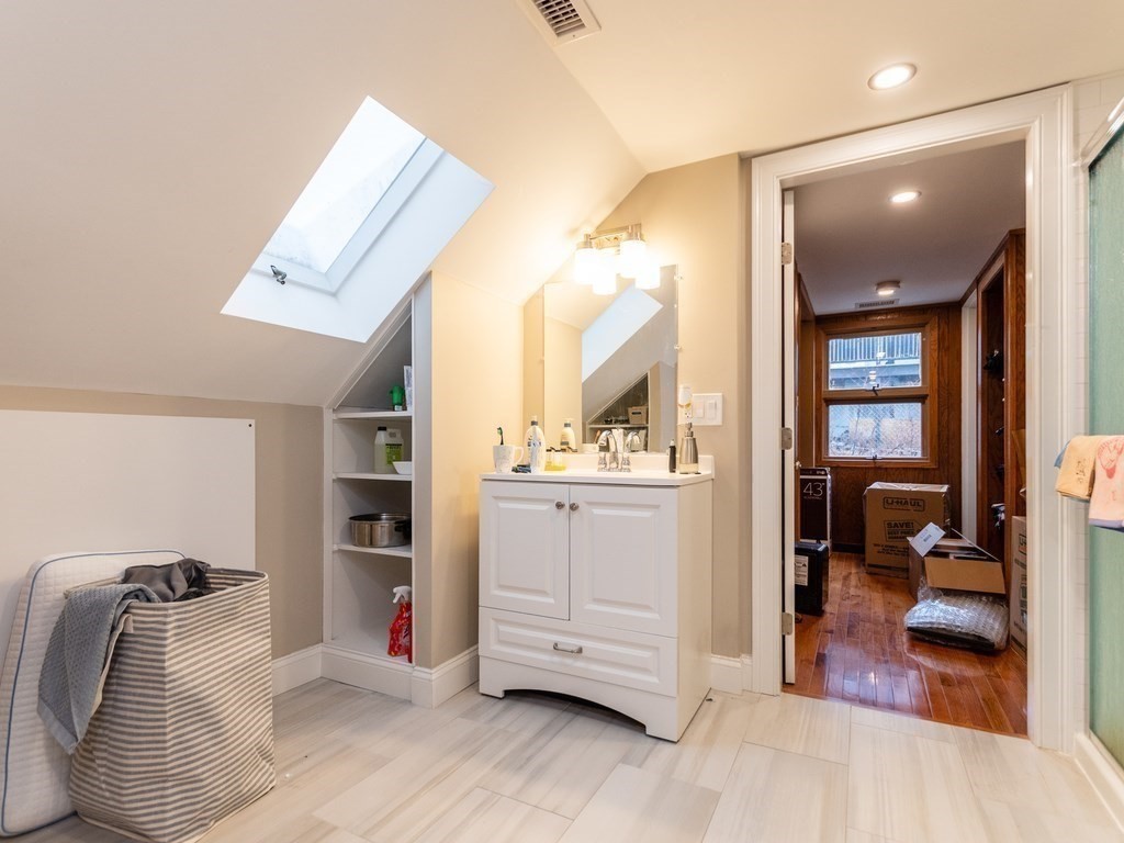 107 Kenrick St, Brighton