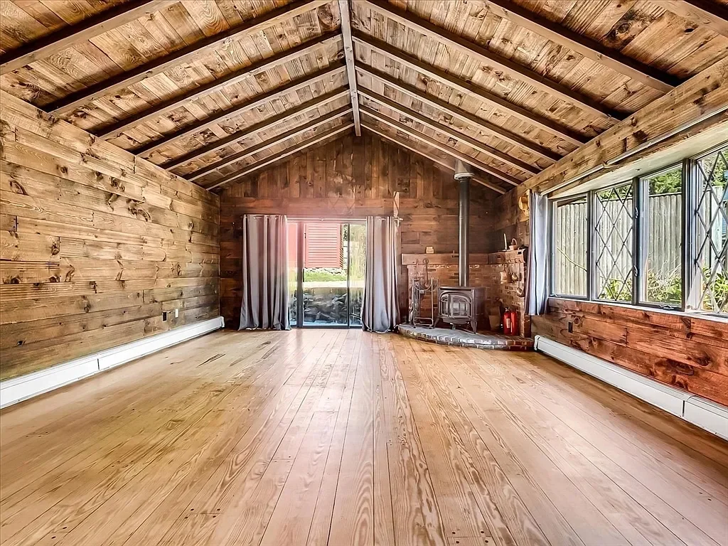 63 Johnson St, West Roxbury