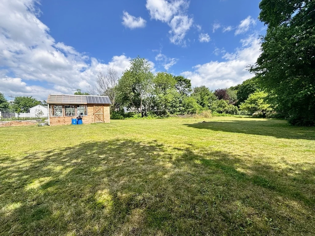 19 Maple St, Uxbridge