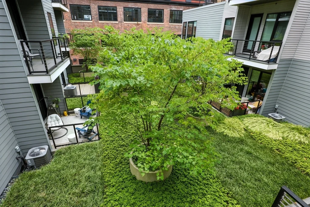 45 W 3rd St, South Boston