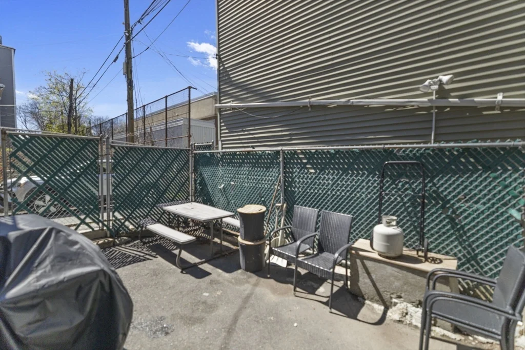 92 Chelsea St, East Boston