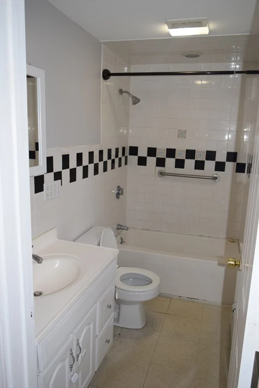 12 Arthur Ave, Quincy