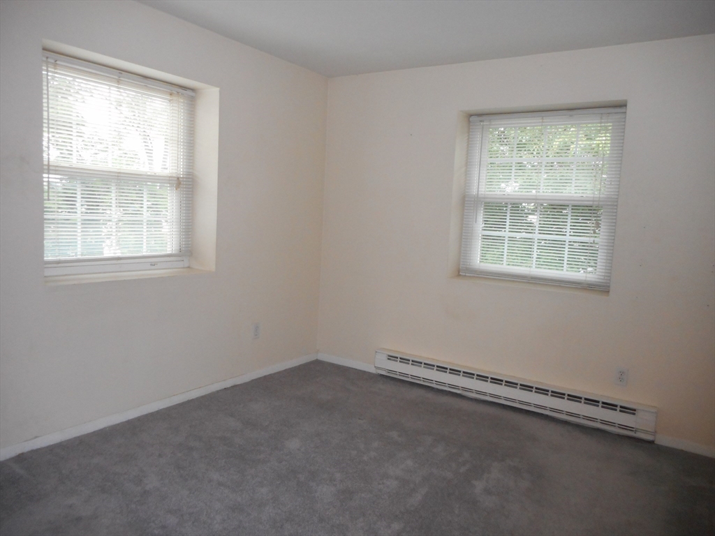 112 Sycamore St, Winter Hill