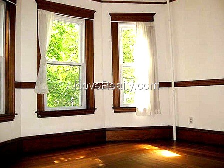 151 Elm St, Davis Square