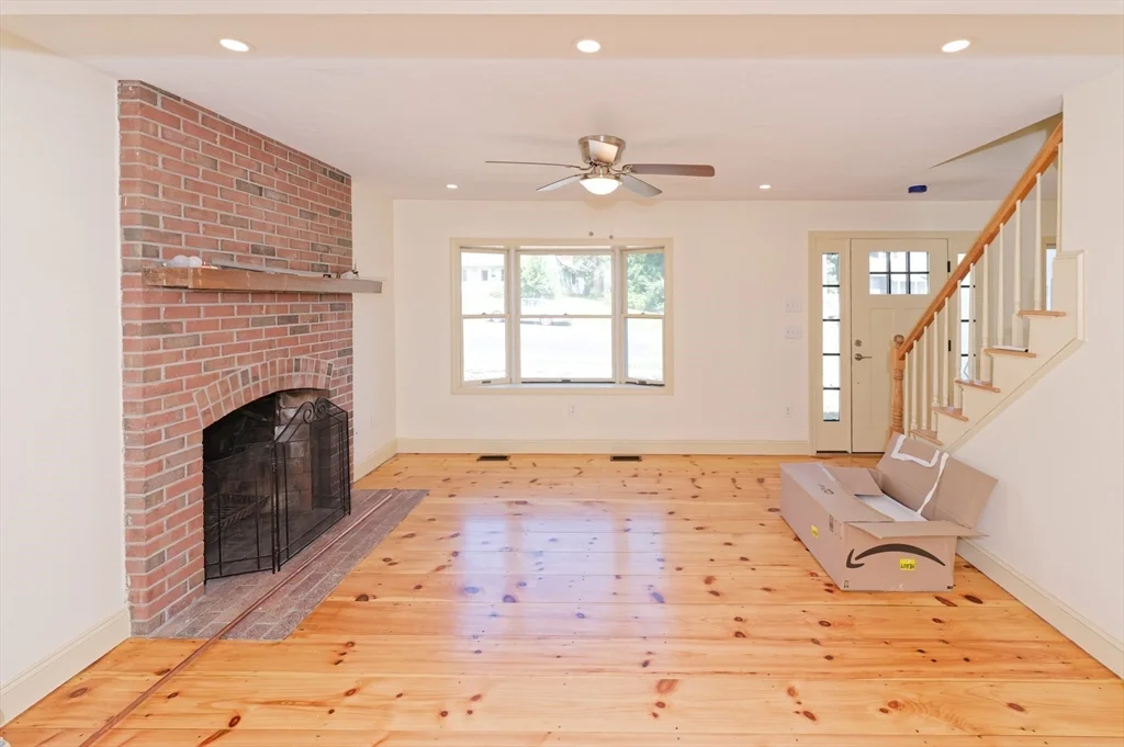 48 Westbrook Rd, Northborough