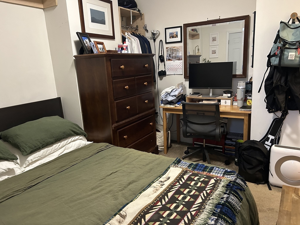 14 Evergreen Sq, Somerville