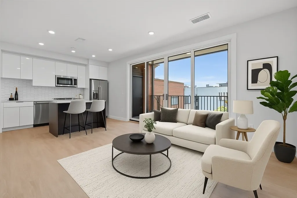 277 Border St, East Boston