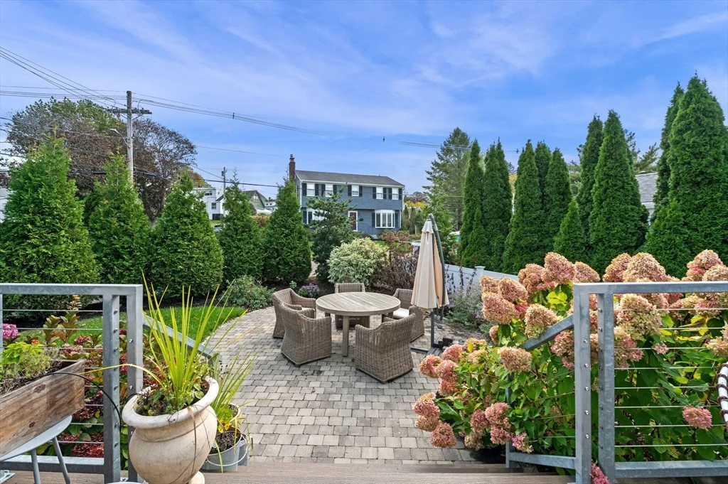 99 Naugus Ave, Marblehead
