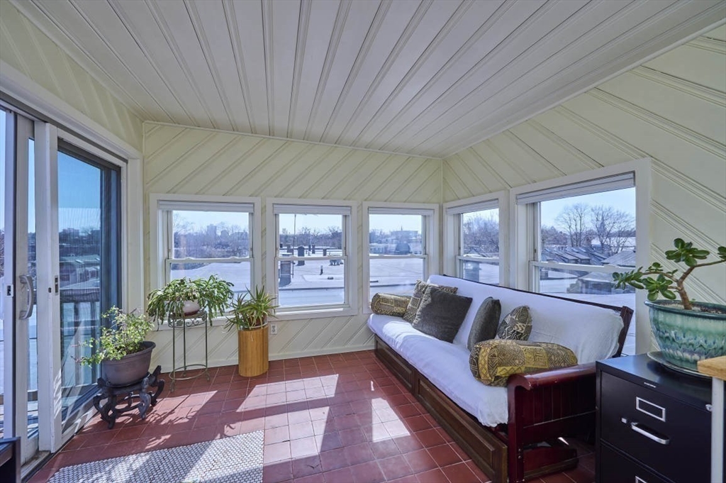 118 Trowbridge St, Harvard Square