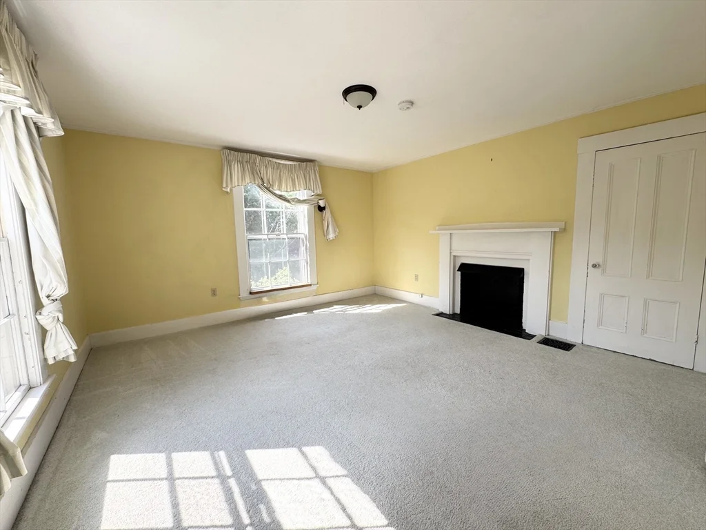 344 Lowell St, Lexington