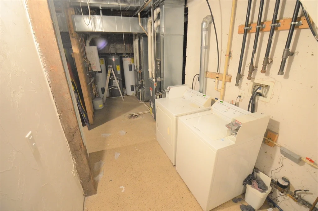 13 Centre St, Roxbury