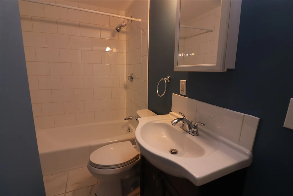 39 Irving St, Beacon Hill