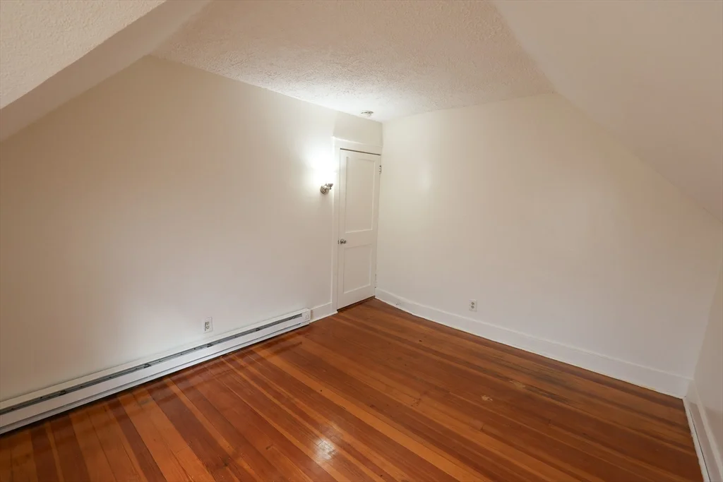 498 Whipple St, Fall River