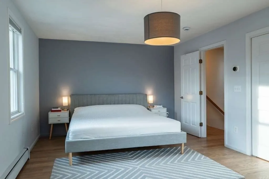 90 Monument, Medford