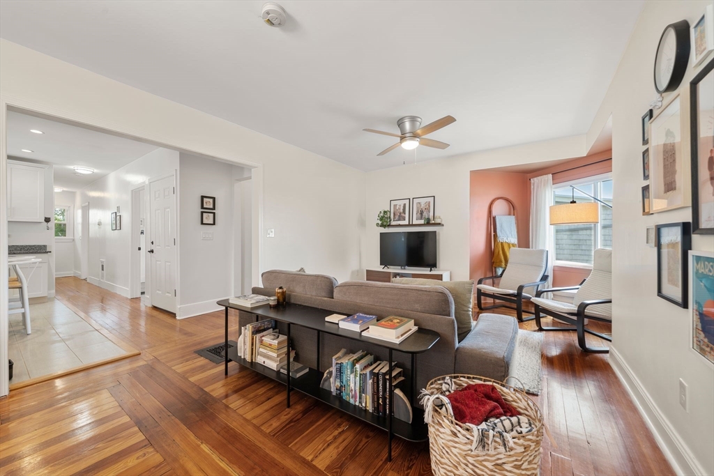 62 Park Ave, Winthrop