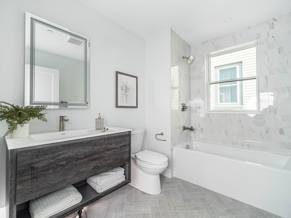 58 Byron St, East Boston