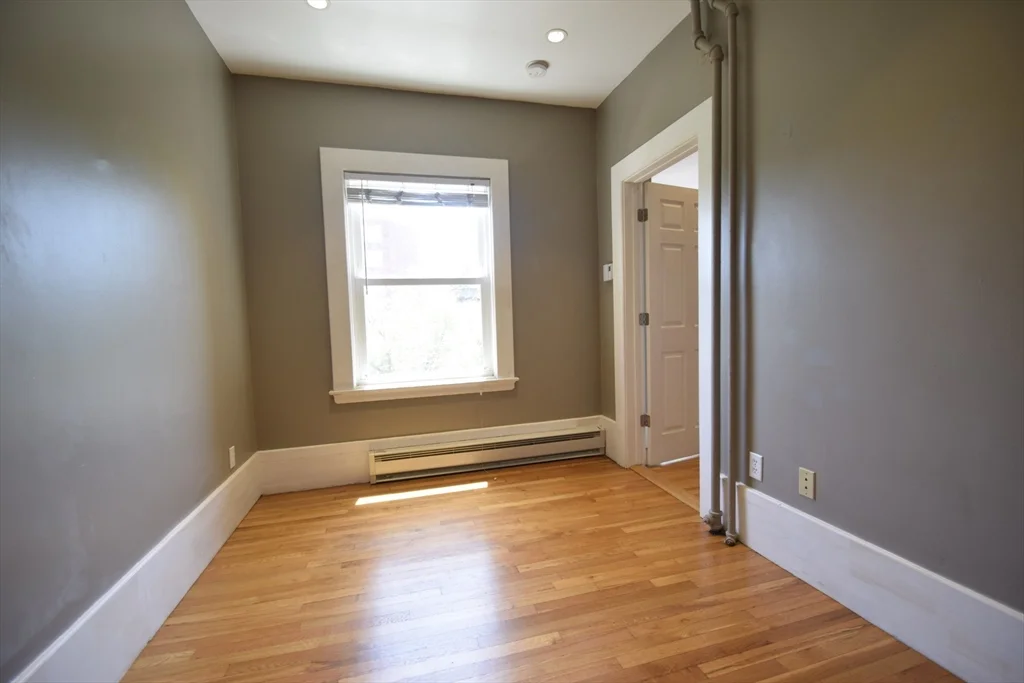 1402 Beacon St, Coolidge Corner