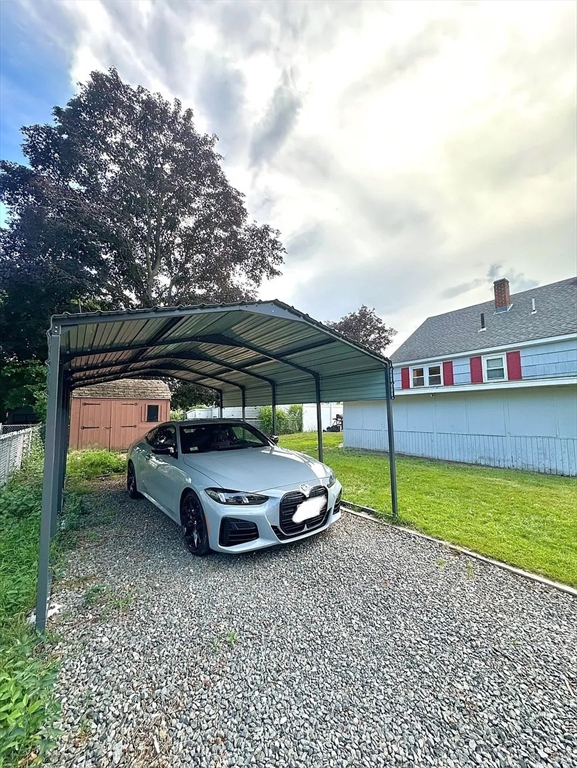 89 Bunker Hill Ave, Lowell