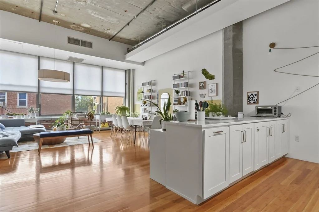 156 Porter St, East Boston