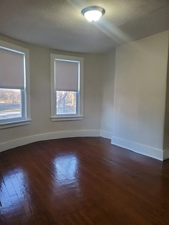 182 Walnut Ave, Roxbury