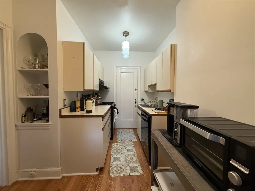 65 Strathmore Rd, Brighton