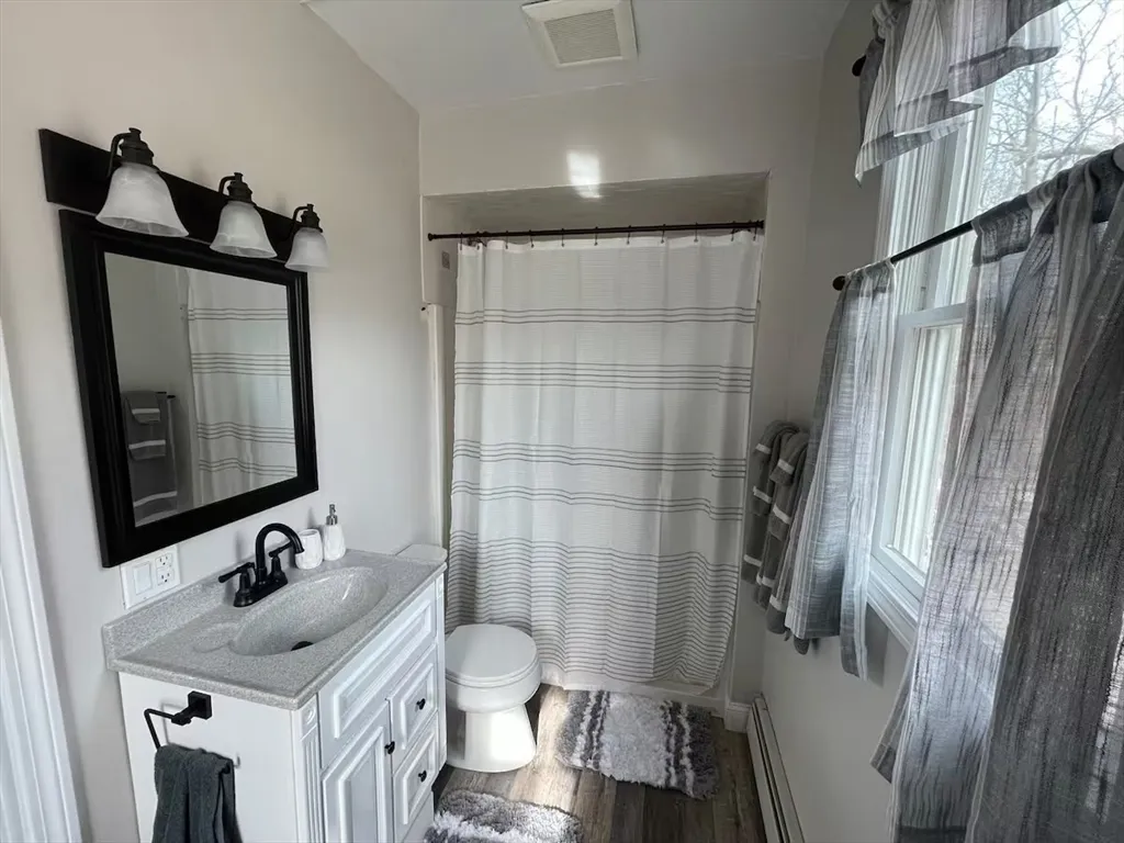 297 Swansom Rd, Swansea