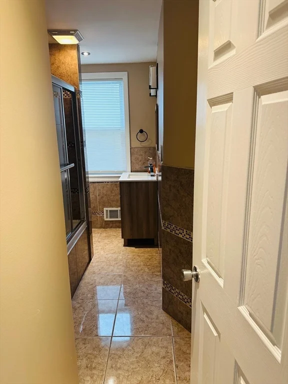 5 Oxford Park, Revere