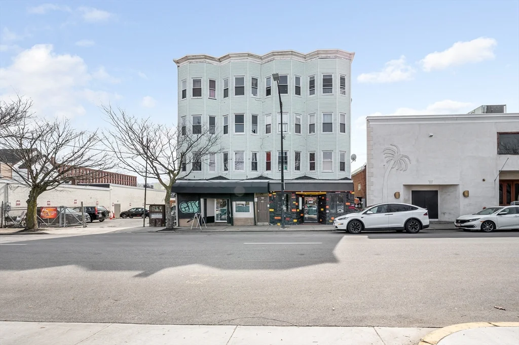 50 1/2 Common St, North Lawrence