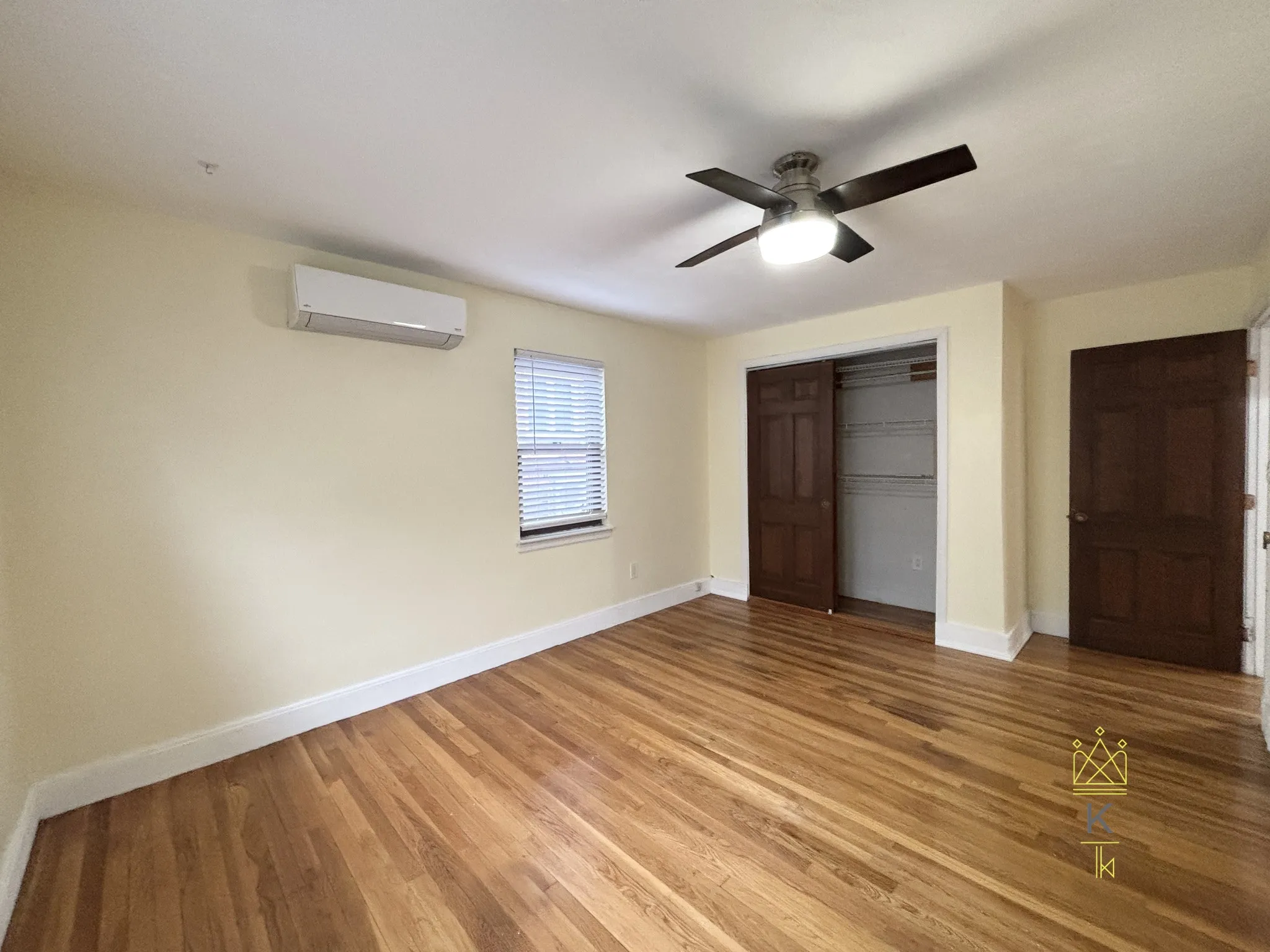 9 Reservoir Rd, Chestnut Hill