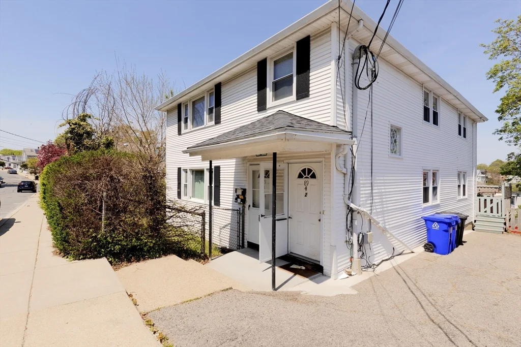 89 Brayton Rd, Oak Square