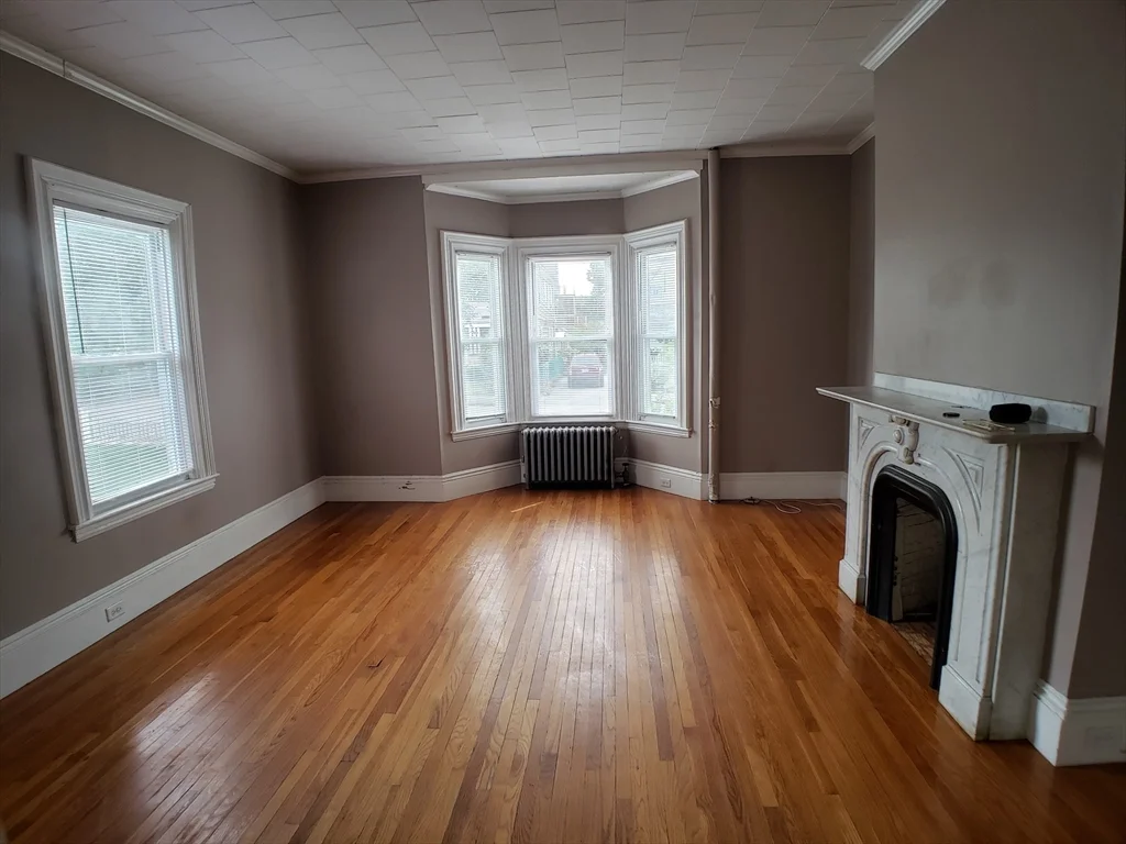 44 Sharon St, Medford