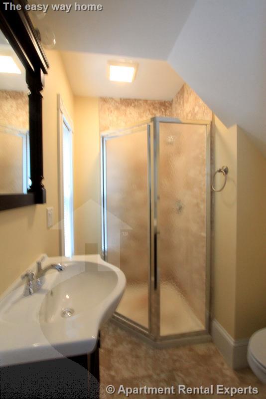 6 White St Pl, Porter Square