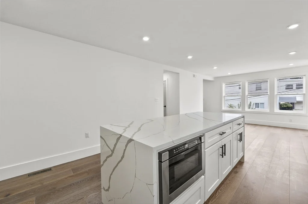 17 Wellington, Winter Hill