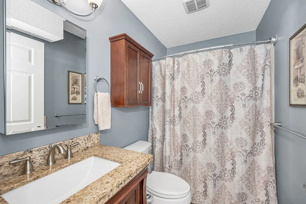 124 Tennis Plaza Rd, Dracut