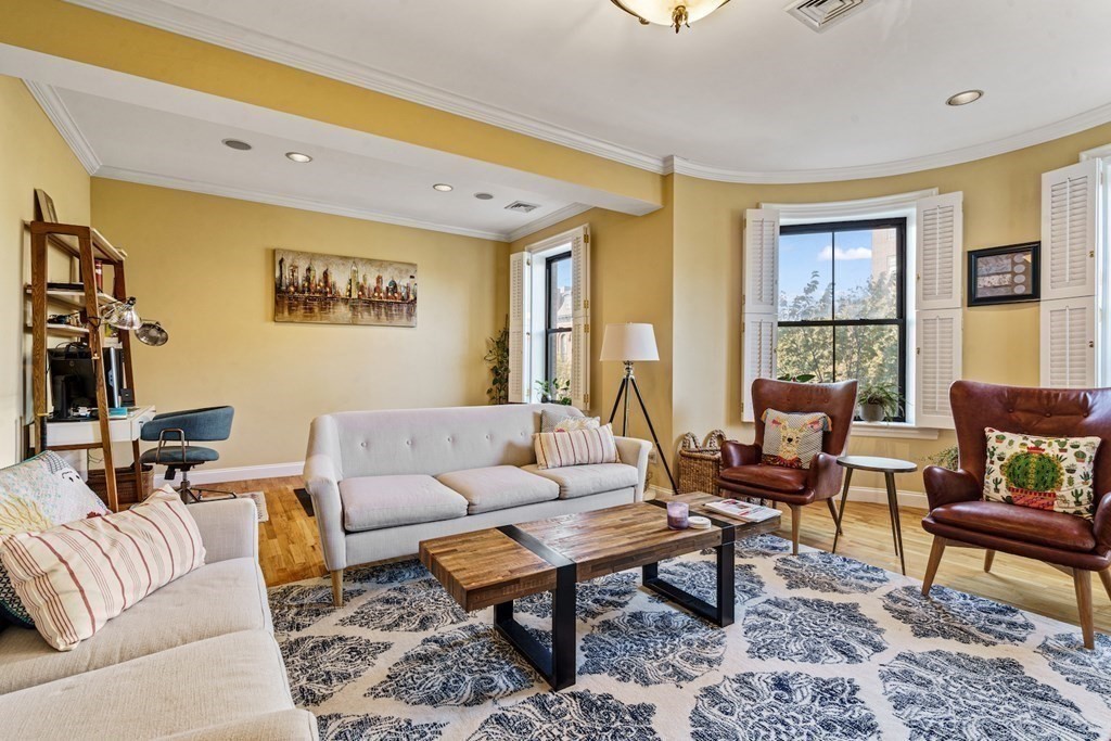 1690 Washington St, South End