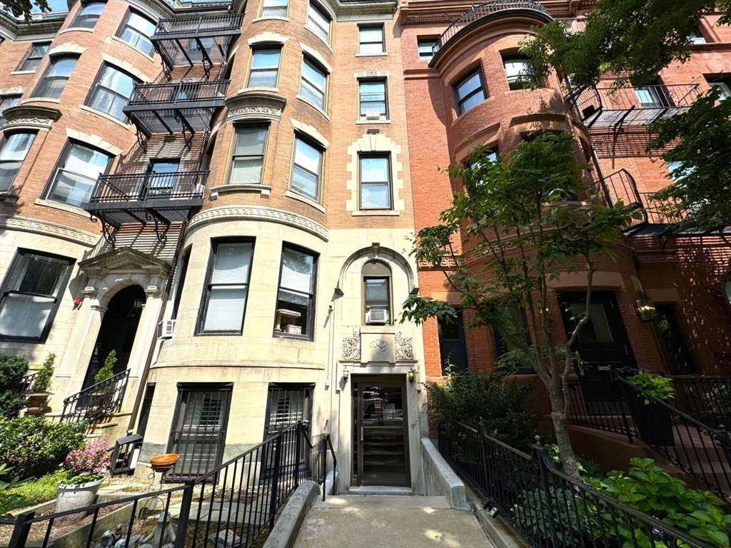 482 Beacon St, Back Bay