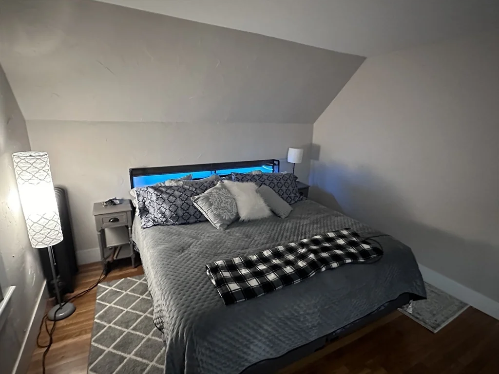 74 Moore Ave, Warren