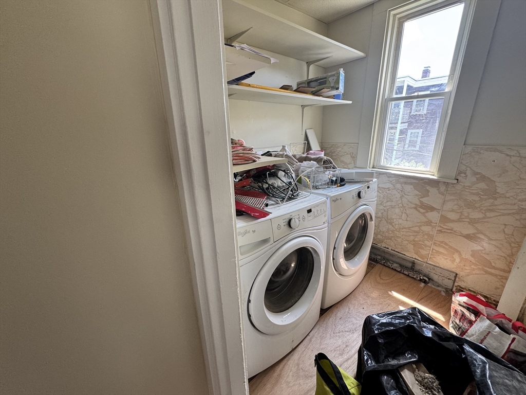 71 Harborview St, Dorchester