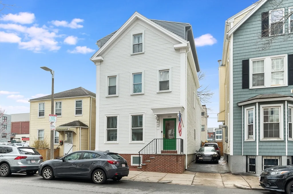 339 W 3rd St, South Boston
