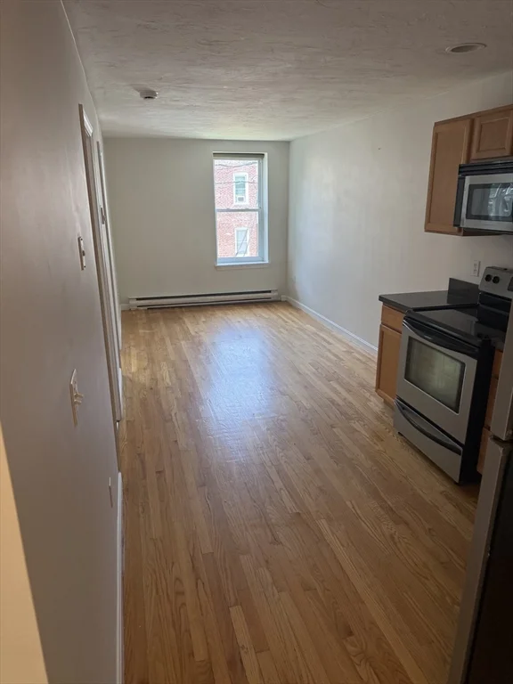 160 Cottage St, East Boston