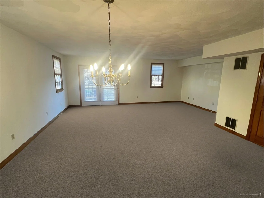 1050 Chestnut St, Newton