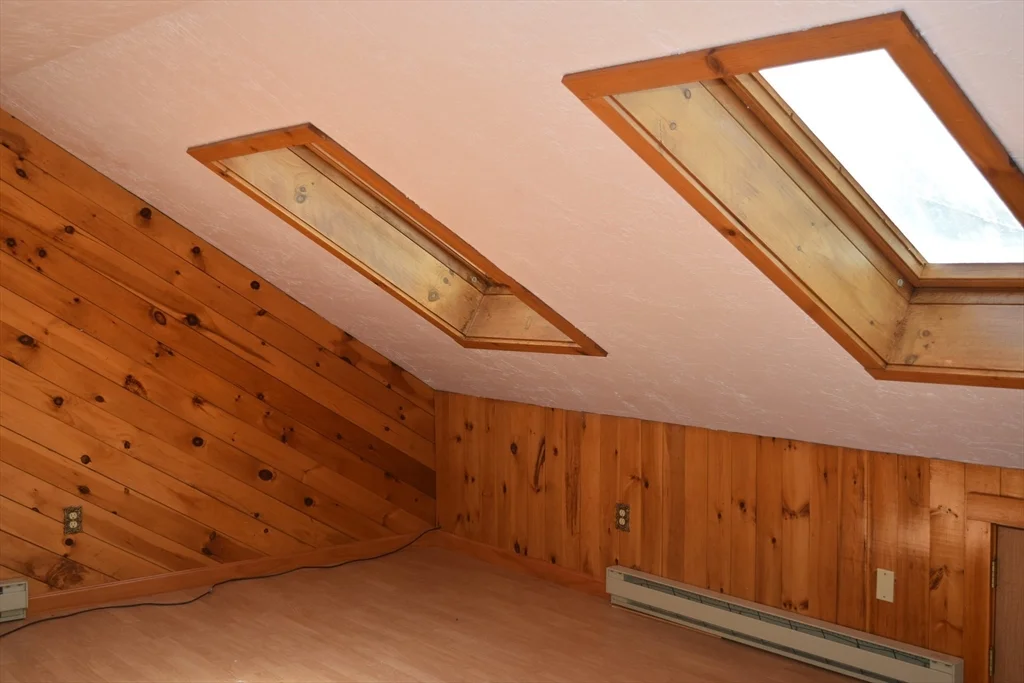 11 Hilltop Ln, Easton