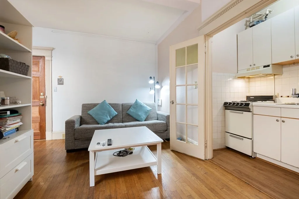 8 Garrison St, Back Bay