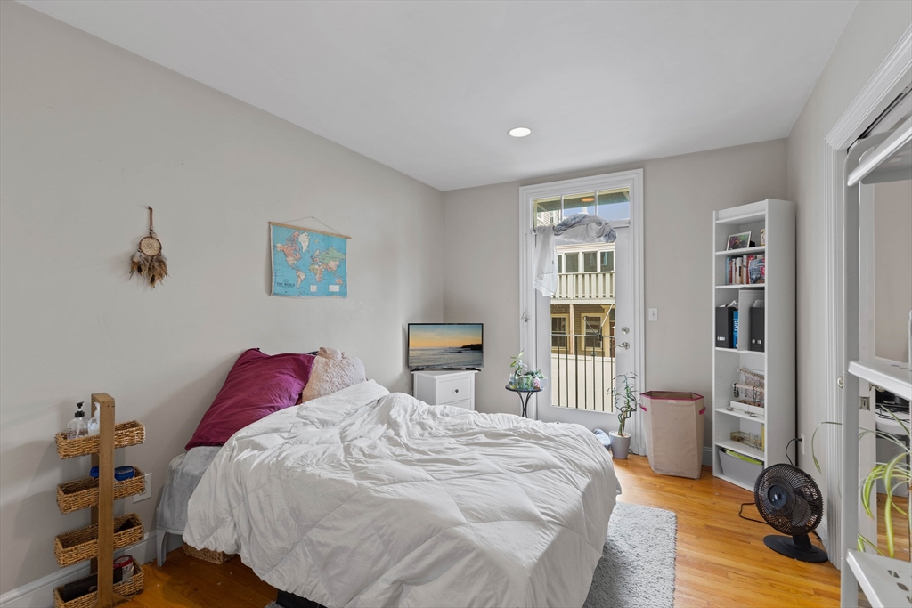 57 Bartlett St, Charlestown