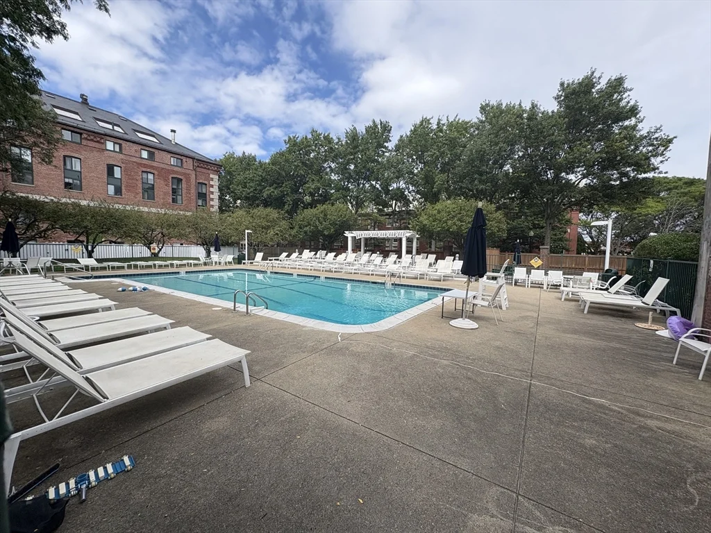 42 8th St, Charlestown
