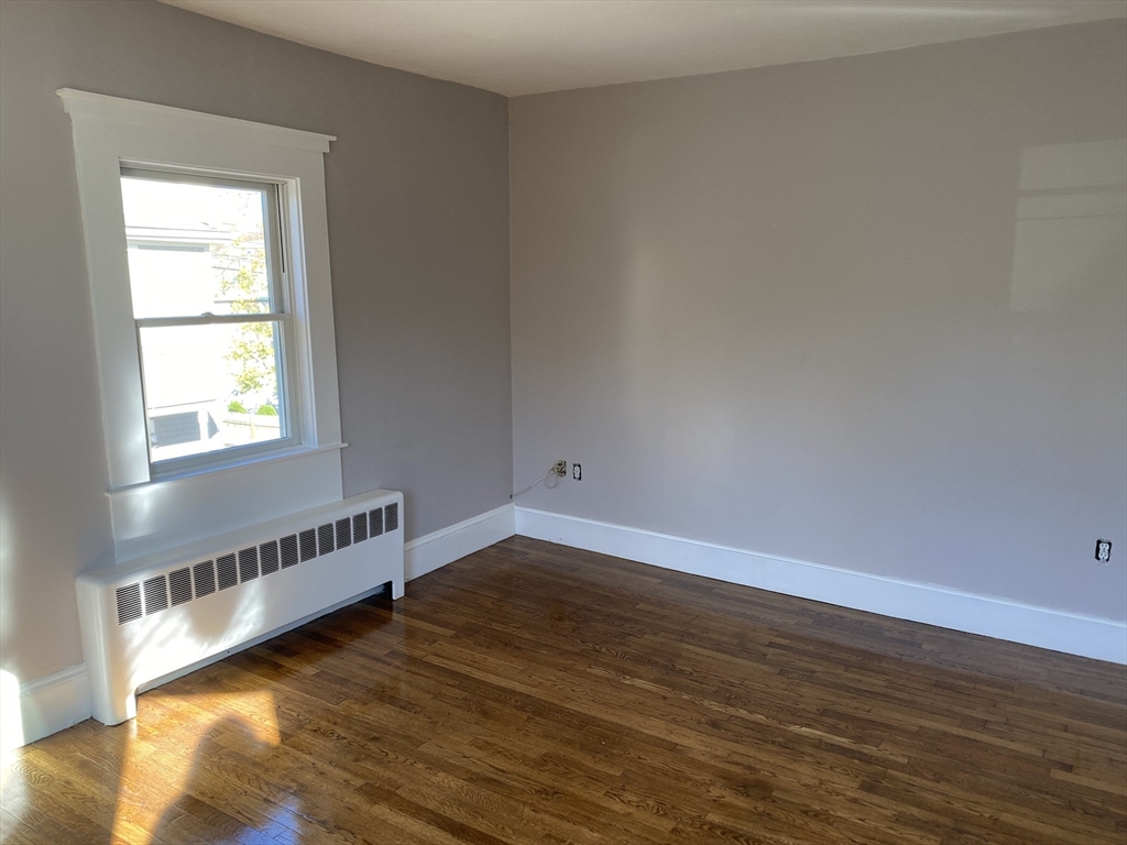 18 Highland Ter, Needham