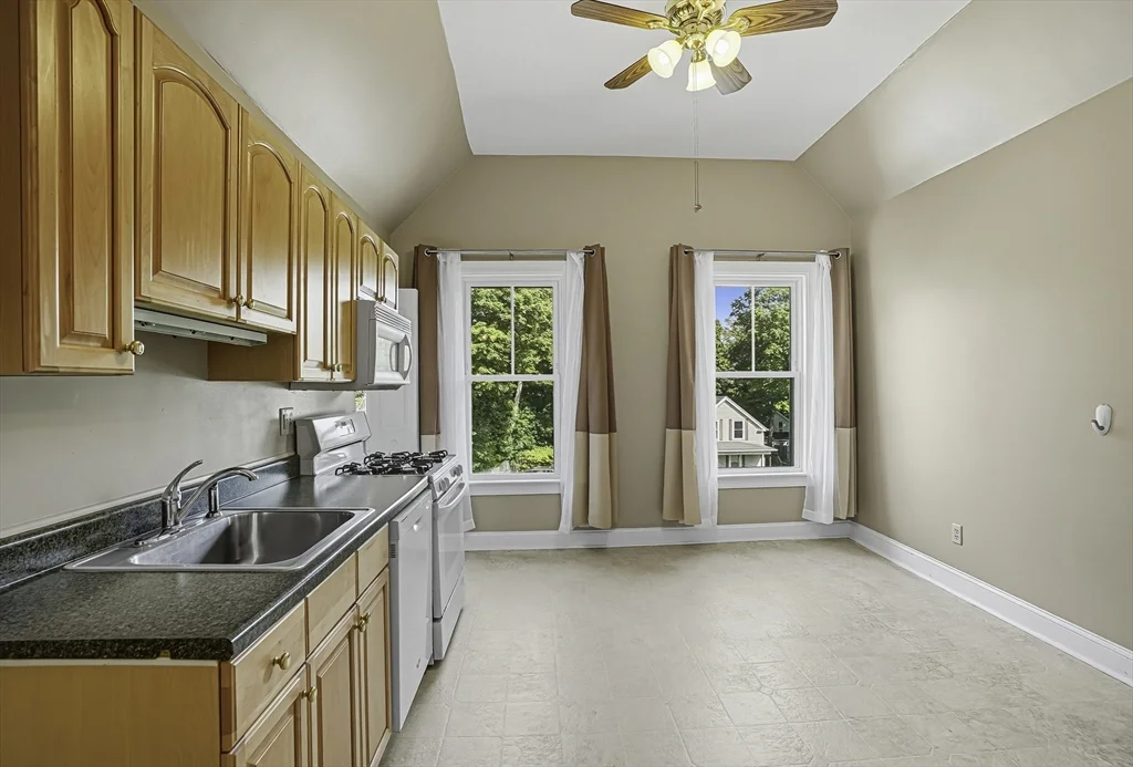 64 South St, Westborough