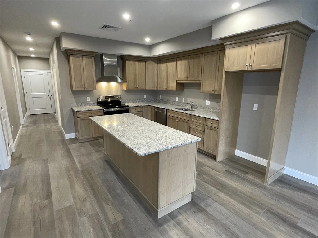 1 Brattle St, North Worcester