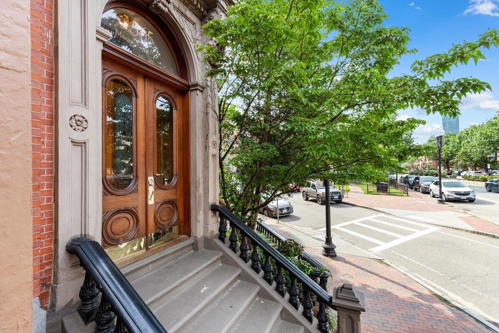 565 Massachusetts Ave, South End