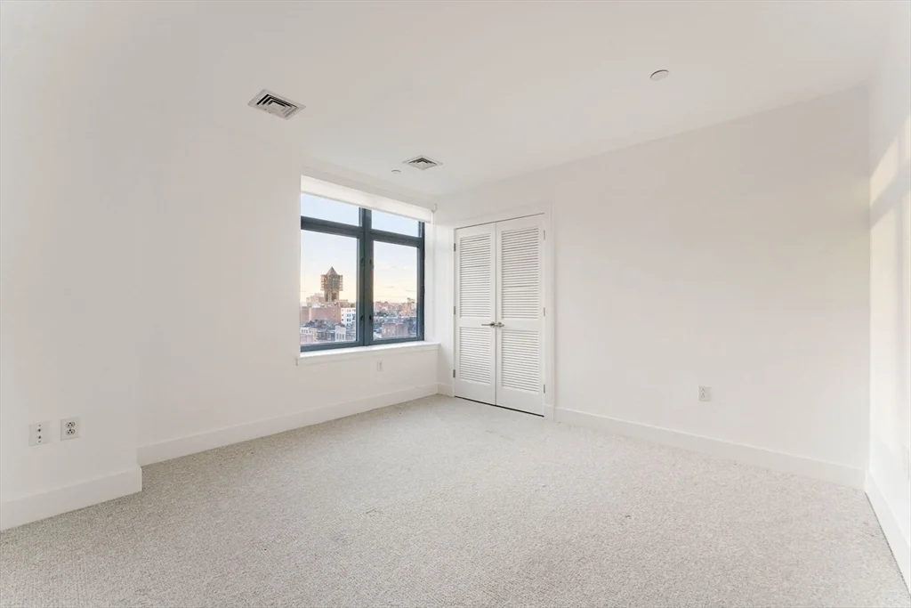 425 Boylston St, Back Bay